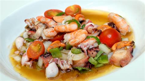 Salpicón de marisco con merluza