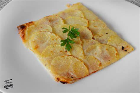 Pastel fino crujiente de Arzúa-Ulloa, lacón y patata