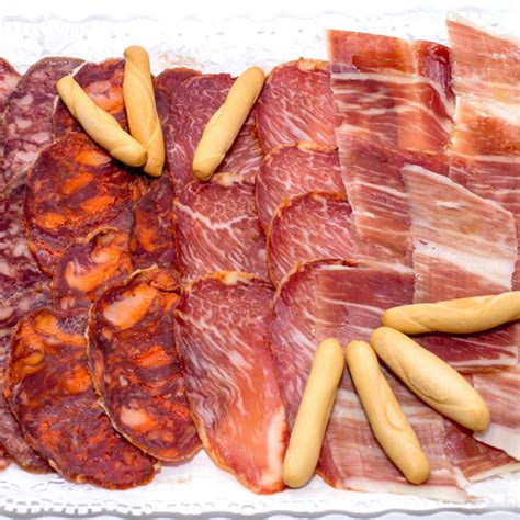 Surtido de productos ibéricos de Carrasco: jamón, lomo, chorizo y salchichón