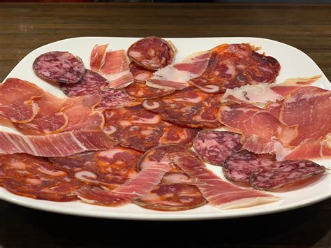 Surtido de productos ibéricos de Joselito: jamón, coppa, chorizo y salchichón