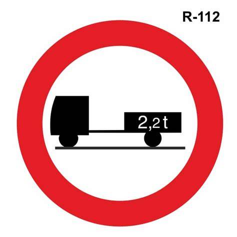 Señal de tráfico de bicicleta con prohibición de remolque de personas
