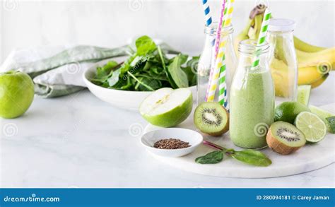 Ingredientes frescos para un smoothie