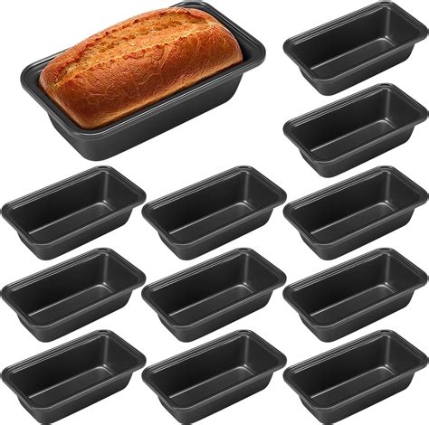Variedad de moldes profesionales para hornear pan en casa