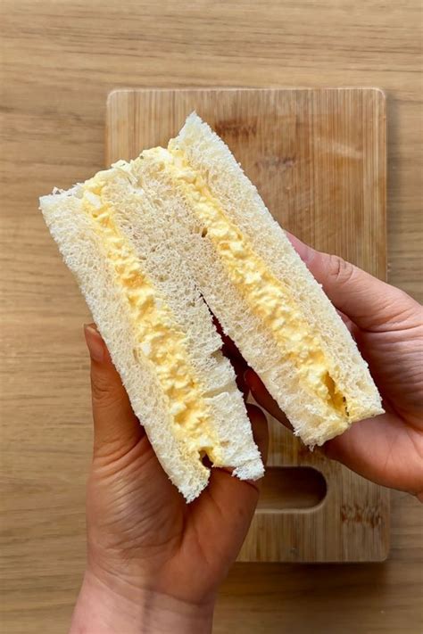 Sándwich japonés Tamago Sando con huevo