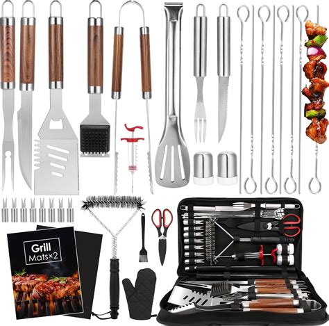Accesorios para barbacoa de obra: parrillas y utensilios