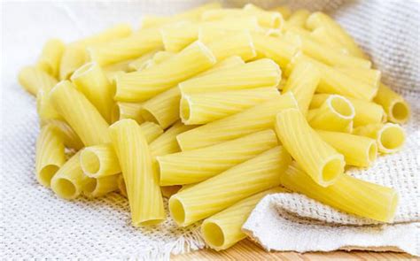 Variedades de pasta: tortiglioni y rigatoni
