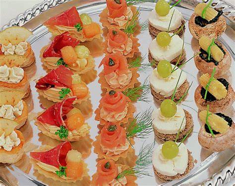 Variedad de bocadillos gourmet
