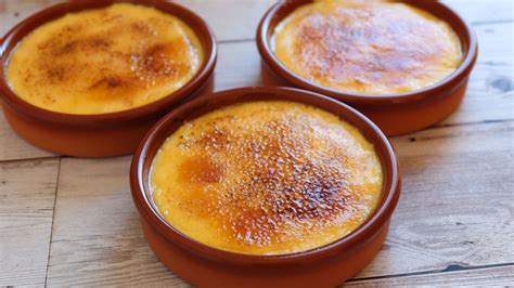 Crema catalana en cazuelitas de barro