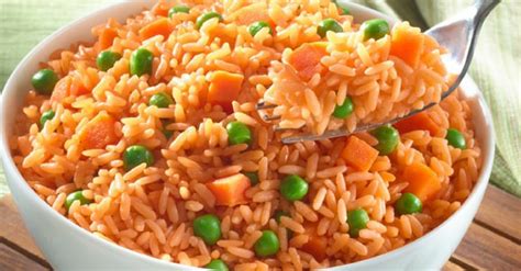 Arroz rojo mexicano con verduras
