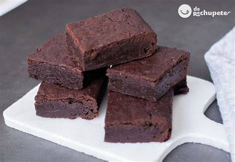 Brownie de chocolate listo para cortar