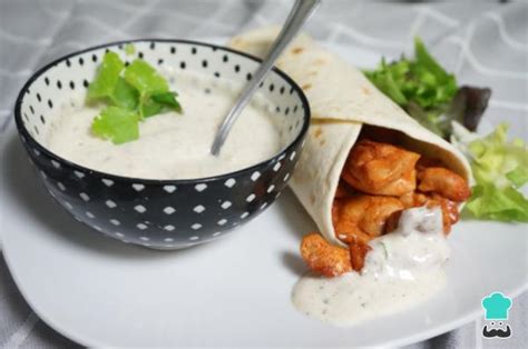 Kebab con salsa de yogur