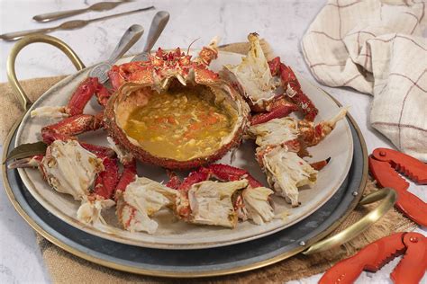 Imagen de un centollo cocido listo para ser envuelto y congelado