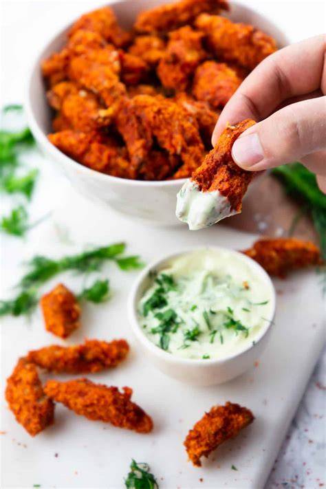 Pollo vegano en un tazón