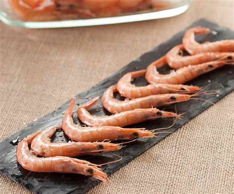 Plato de gamba blanca a la sal