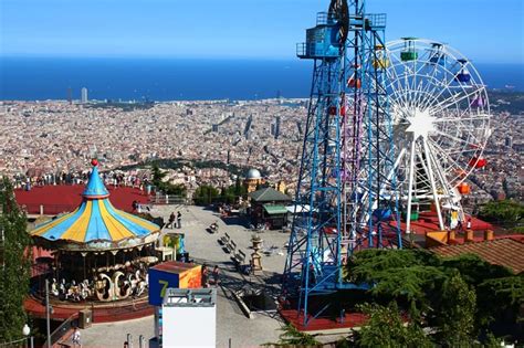 Ilustración del parque de atracciones del Tibidabo en los años 50