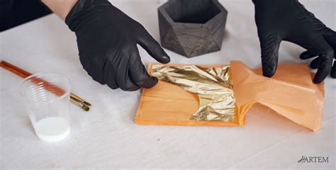 Ejemplos de objetos decorados con pan de oro