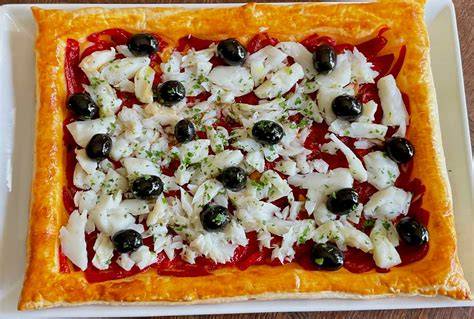 Milhoja de hojaldre con bacalao y verduras