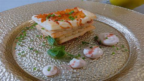 Milhoja de bacalao con geleé de langostinos