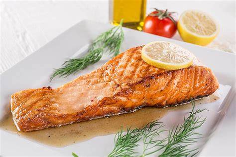 Salmón a la plancha con limón y eneldo