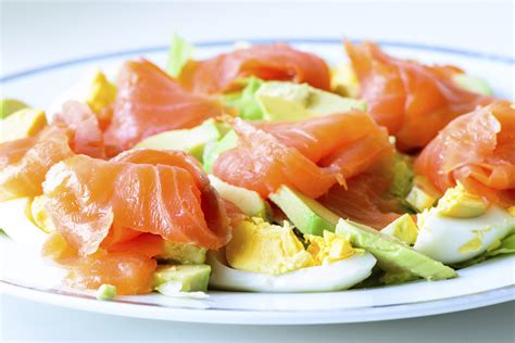 Ensalada fresca de salmón ahumado