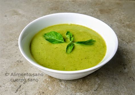 Crema de zucchini con un toque de lácteos