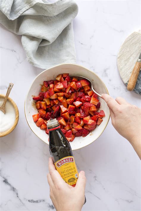 Ingredientes para fresas con vinagre