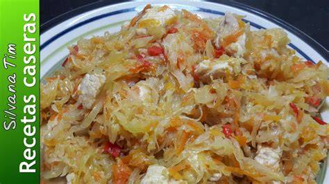 Repollo estofado con pollo