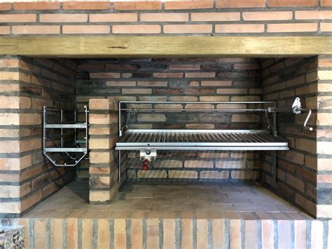 Parrilla construida con ladrillos refractarios
