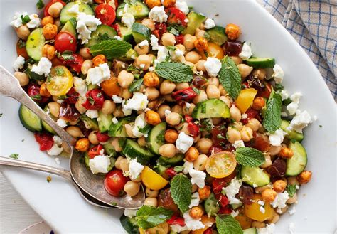 Ensalada de garbanzos, lentejas y pepino