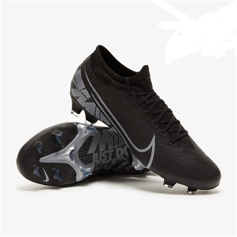 Detalle de la tecnología NikeSkin en botas de fútbol