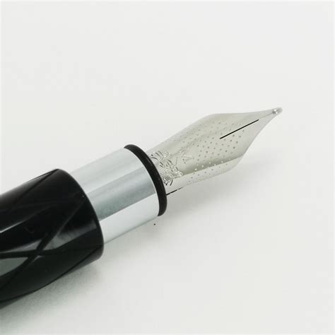 Variedad de plumas estilográficas Faber-Castell
