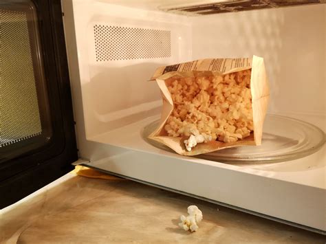 Precauciones al usar papel de cocina en el microondas