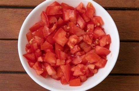 Tomates picados para ensalada