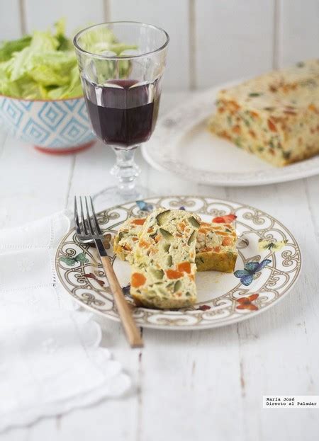 Plum cake de verduras cortado en rebanadas