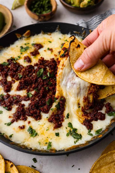 Plancha con carne y queso fundido
