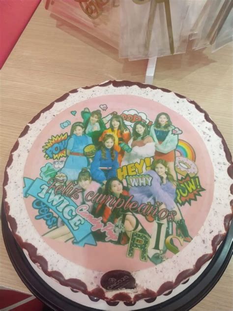 Ejemplo de tarta decorada con oblea personalizada
