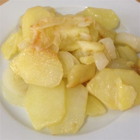 Patatas y cebolla pochadas