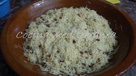 Plato de seffa con cordero y fideos en forma de cúpula