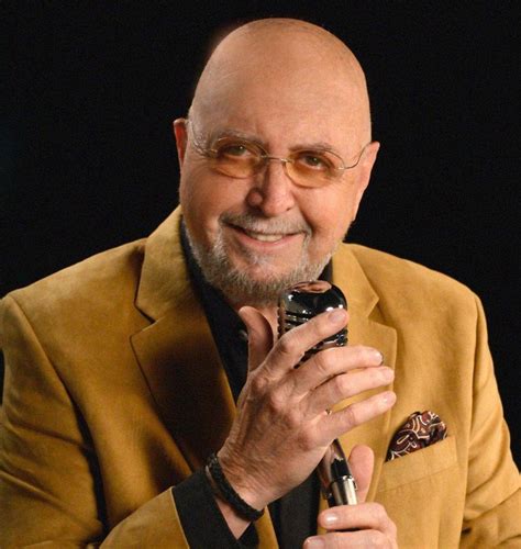 Víctor Daniel ha trabajado con artistas de diferentes países de América Latina