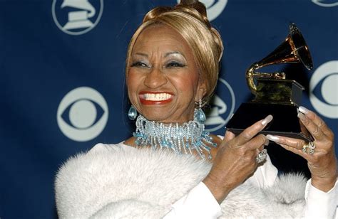 Celia Cruz en la entrega de los Grammy Latinos de 2002