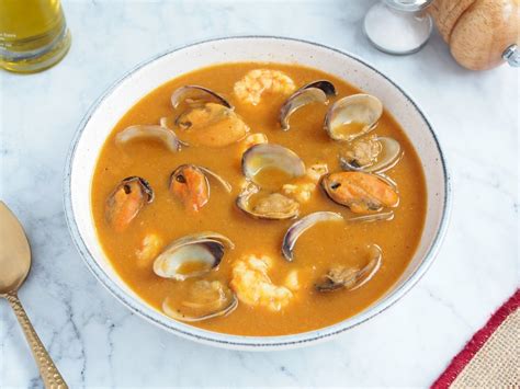 Sopa de mariscos cremosa