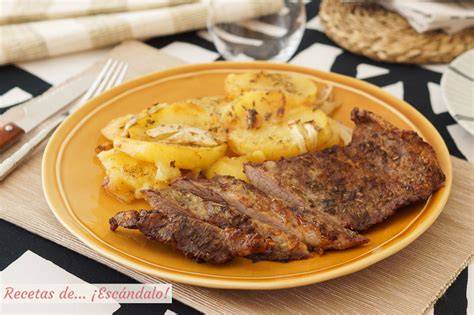Plato de secreto ibérico a la parrilla con acompañamiento