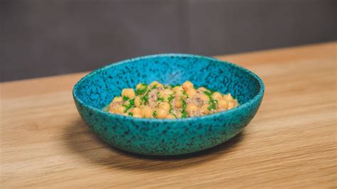Butifarra del perol con garbanzos