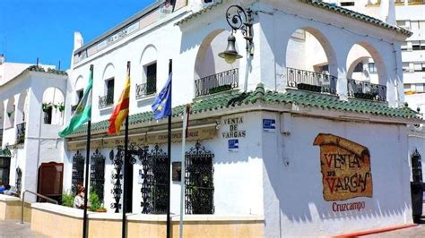 Fotografía antigua de la Venta Vargas con sus fundadores