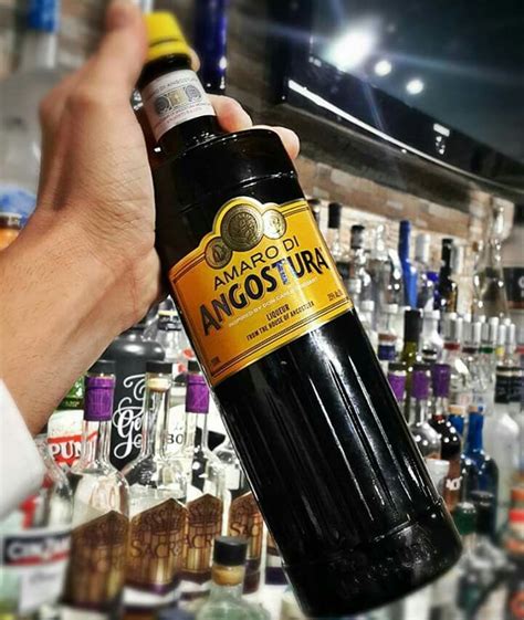 Variedad de cócteles con Amargo de Angostura