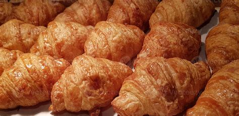 Croissants y pasteles artesanales