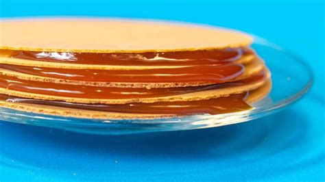 Sevillanas, obleas rellenas de dulce de leche