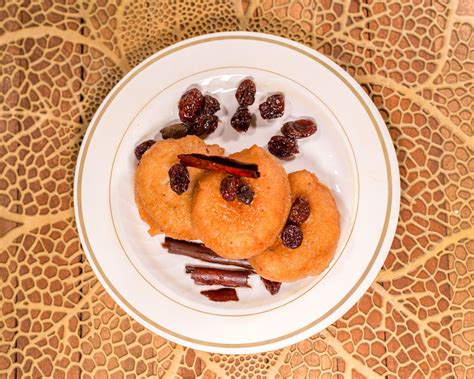 Ingredientes del dulce de frijol: frijol, canela, piloncillo