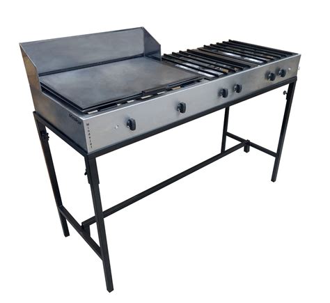 Plancha industrial a gas con quemadores visibles