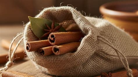 Ramas de canela para aromatizar ambientes